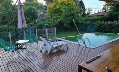 Casa en venta - 3 Dormitorios 5 Baños - Sierra de Los Padres