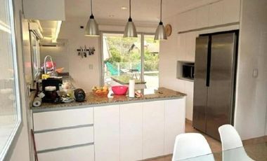 Casa en venta - 3 Dormitorios 5 Baños - Sierra de Los Padres