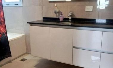 Casa en venta - 3 Dormitorios 5 Baños - Sierra de Los Padres