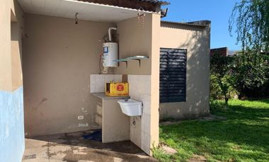 Casa en venta - 2 Dormitorios 1 Baño - Mercedes