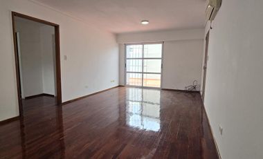 Departamento en primer piso por escalera, de 4 ambientes ubicado en Eva Peron al 500 Temperley