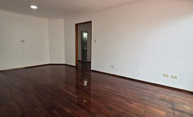 Departamento en primer piso por escalera, de 4 ambientes ubicado en Eva Peron al 500 Temperley