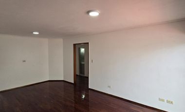 Departamento en primer piso por escalera, de 4 ambientes ubicado en Eva Peron al 500 Temperley