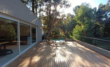 Casa en venta - 4 Dormitorios 4 Baños - Pinamar