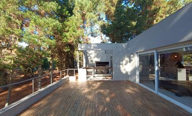 Casa en venta - 4 Dormitorios 4 Baños - Pinamar