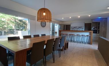 Casa en venta - 4 Dormitorios 4 Baños - Pinamar