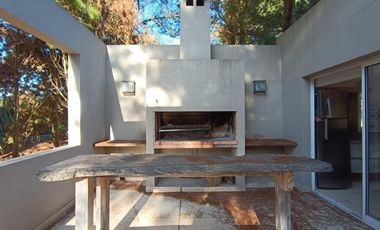 Casa en venta - 4 Dormitorios 4 Baños - Pinamar