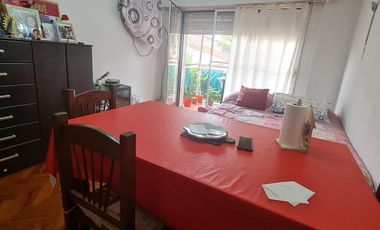 Departamento 2 Ambientes con Balcón, a metros de Estación Florida Belgrano - En Venta