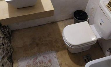 VIVIENDA DE 3 AMBIENTES CON LOCAL COMERCIAL EN CASTELLI Y SANTA FE