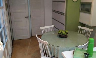 VIVIENDA DE 3 AMBIENTES CON LOCAL COMERCIAL EN CASTELLI Y SANTA FE