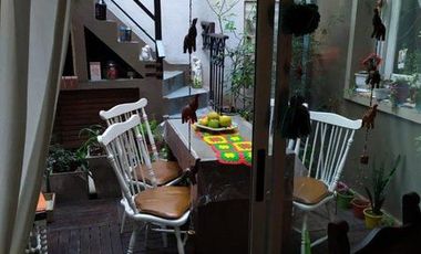 VIVIENDA DE 3 AMBIENTES CON LOCAL COMERCIAL EN CASTELLI Y SANTA FE