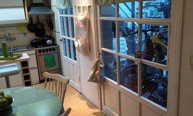 VIVIENDA DE 3 AMBIENTES CON LOCAL COMERCIAL EN CASTELLI Y SANTA FE