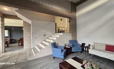 CASA AMUEBLADA EN RENTA  LOMAS DEL RIO.