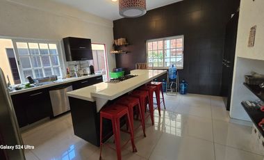 CASA AMUEBLADA EN RENTA  LOMAS DEL RIO.