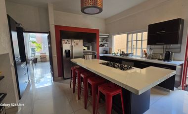 CASA AMUEBLADA EN RENTA  LOMAS DEL RIO.