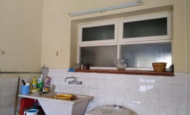 Casa 5 ambientes sobre lote de 10x43,30 en Bosque Alegre