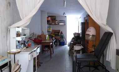 Casa 5 ambientes sobre lote de 10x43,30 en Bosque Alegre