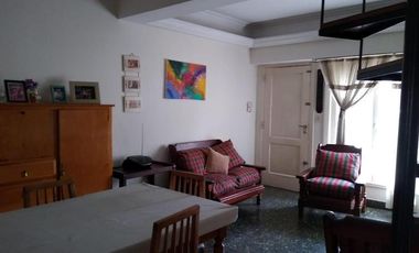 Casa 5 ambientes sobre lote de 10x43,30 en Bosque Alegre