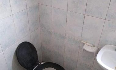 Casa 5 ambientes sobre lote de 10x43,30 en Bosque Alegre