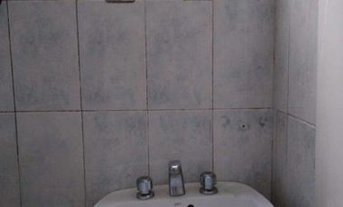 Casa 5 ambientes sobre lote de 10x43,30 en Bosque Alegre