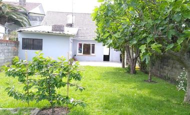 Casa 5 ambientes sobre lote de 10x43,30 en Bosque Alegre