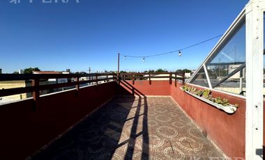 Venta PH 4 ambientes con terraza en Sarandi