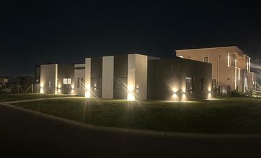 Casa en venta con renta - Barrio San Felipe, Canning