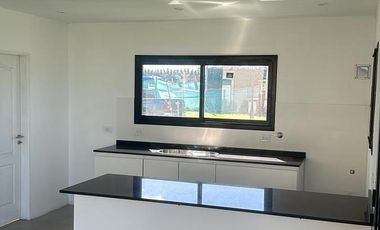 Casa en venta con renta - Barrio San Felipe, Canning