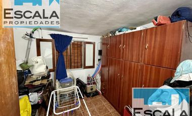 CASA DE DOS DORM CON JARDIN  Y PILETA EN VENTA GRANADERO BAIGORRIA