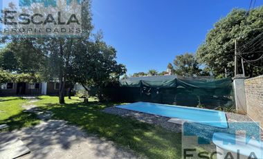 CASA DE DOS DORM CON JARDIN  Y PILETA EN VENTA GRANADERO BAIGORRIA