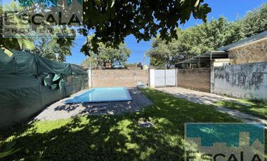 CASA DE DOS DORM CON JARDIN  Y PILETA EN VENTA GRANADERO BAIGORRIA