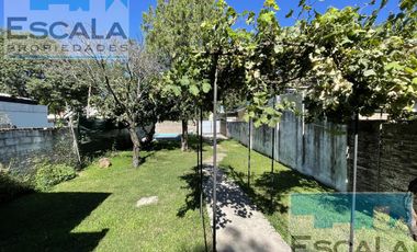 CASA DE DOS DORM CON JARDIN  Y PILETA EN VENTA GRANADERO BAIGORRIA