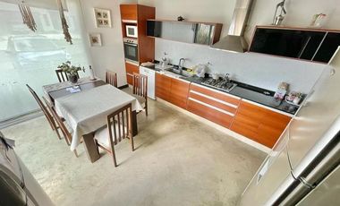 Casa de 5 ambientes sobre lote de 617m2 en Los  Alamos.Rumenco