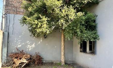 OPORTUNIDAD - Casa de Estilo a Reciclar en excelente ubicación - Venta Directa!!!