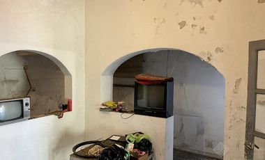 OPORTUNIDAD - Casa de Estilo a Reciclar en excelente ubicación - Venta Directa!!!