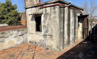 OPORTUNIDAD - Casa de Estilo a Reciclar en excelente ubicación - Venta Directa!!!