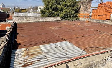 OPORTUNIDAD - Casa de Estilo a Reciclar en excelente ubicación - Venta Directa!!!