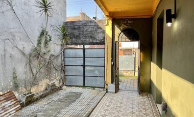 OPORTUNIDAD - Casa de Estilo a Reciclar en excelente ubicación - Venta Directa!!!