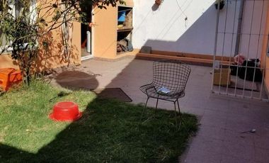 Chalet 3 ambientes con garage en Dolores y Guahanani