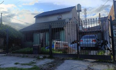 Casa en venta - 5 Dormitorios 2 Baños - La Matanza