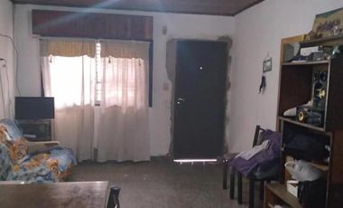Casa en venta - 5 Dormitorios 2 Baños - La Matanza