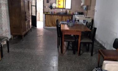 Casa en venta - 5 Dormitorios 2 Baños - La Matanza