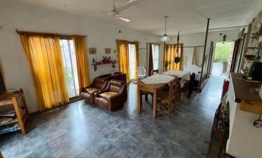 Casa en venta - 4 Dormitorios 2 Baños - Córdoba