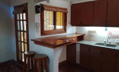 Casa en alquiler - 2 Dormitorios 2 Baños - City Bell