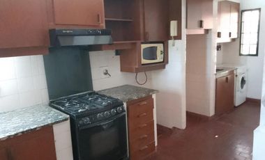 Casa en alquiler - 2 Dormitorios 2 Baños - City Bell