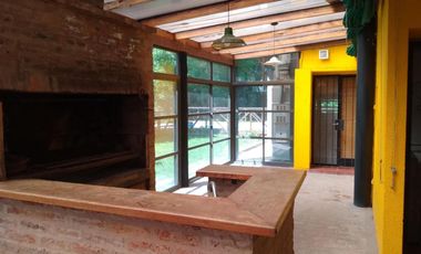 Casa en alquiler - 2 Dormitorios 2 Baños - City Bell