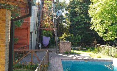 Casa en alquiler - 2 Dormitorios 2 Baños - City Bell