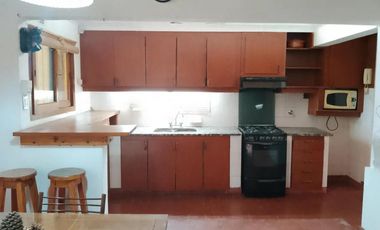 Casa en alquiler - 2 Dormitorios 2 Baños - City Bell