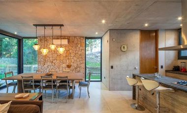 Casa en venta - 4 Dormitorios 4 Baños - Pinamar