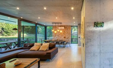 Casa en venta - 4 Dormitorios 4 Baños - Pinamar